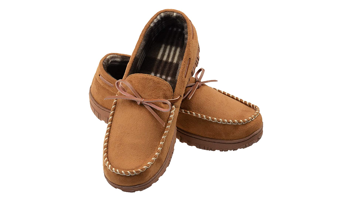 3. Amazon Essentials Men's Moccasin Slipper